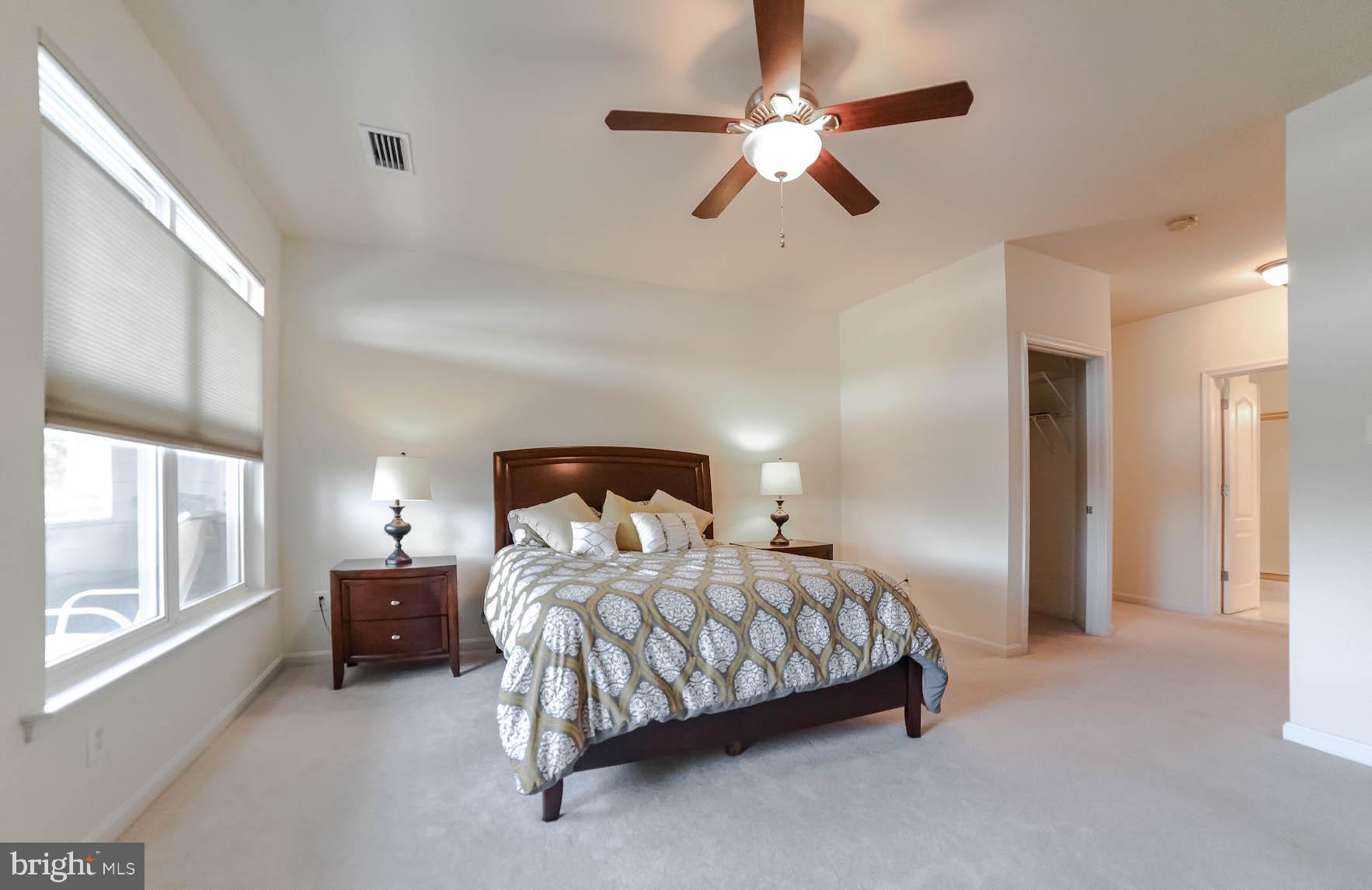 OYSTER BAY CONDOMINIUMS - Residential