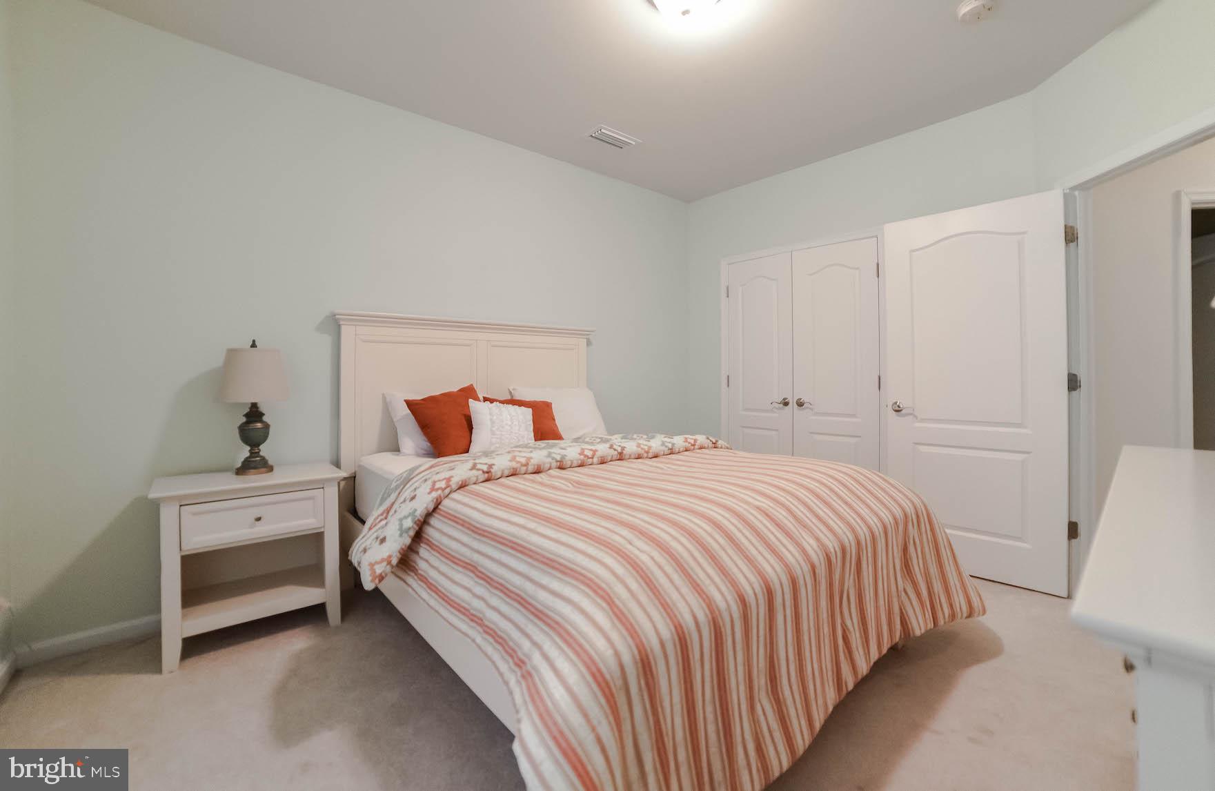 OYSTER BAY CONDOMINIUMS - Residential