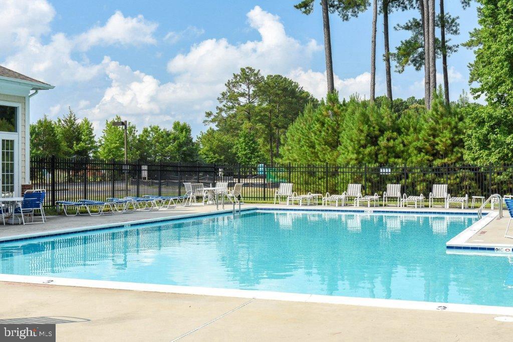 OYSTER BAY CONDOMINIUMS - Residential