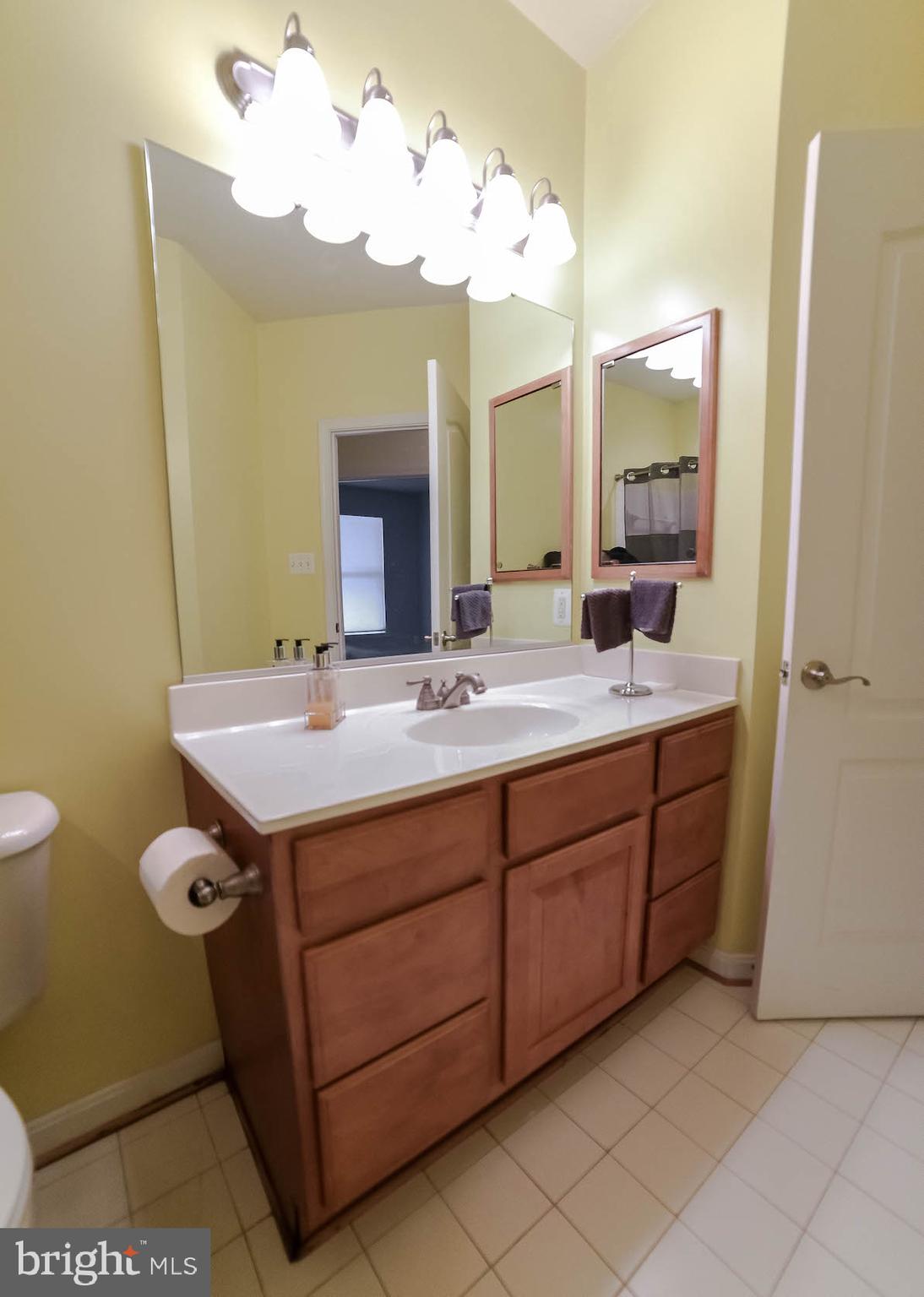 OYSTER BAY CONDOMINIUMS - Residential