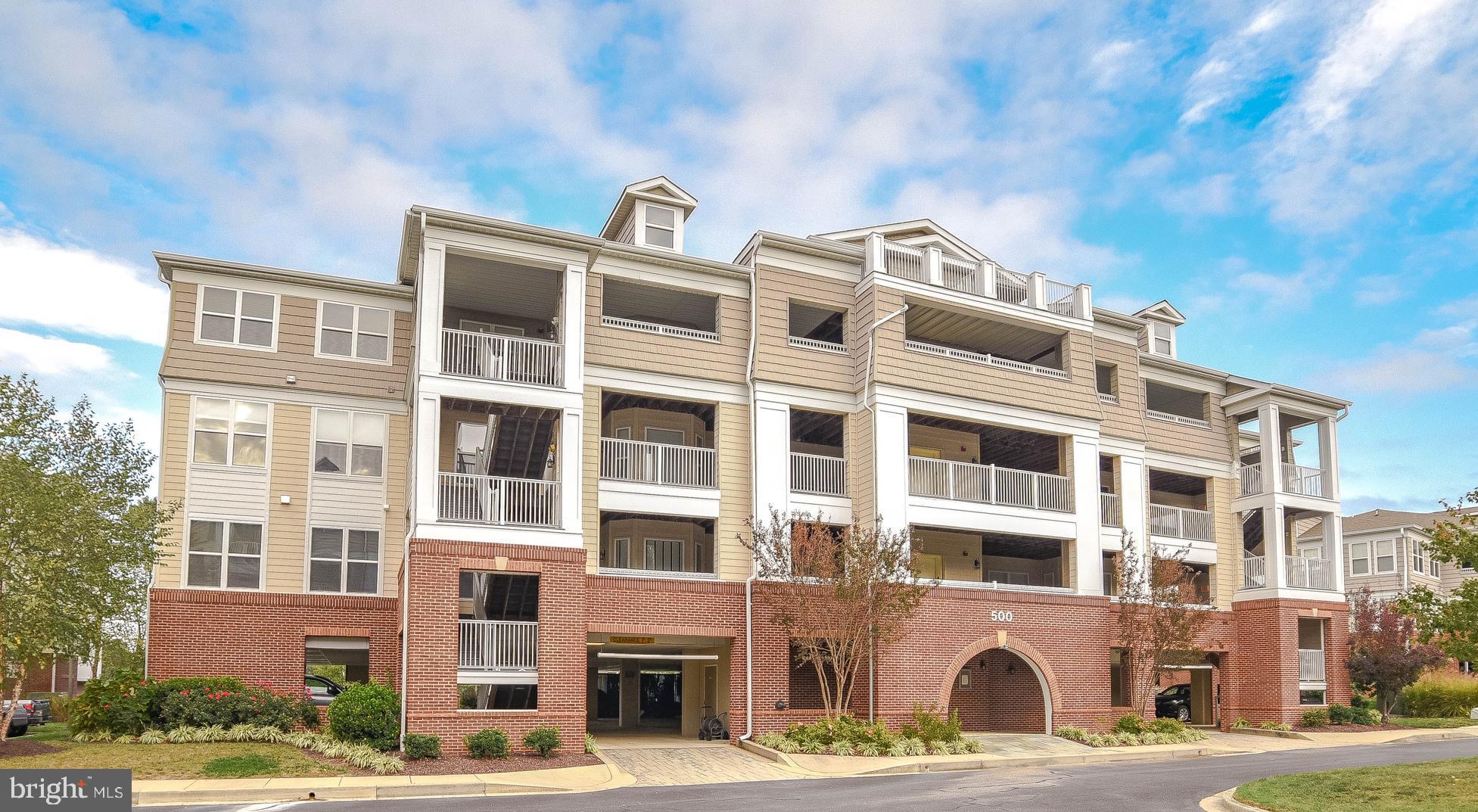 OYSTER BAY CONDOMINIUMS - Residential