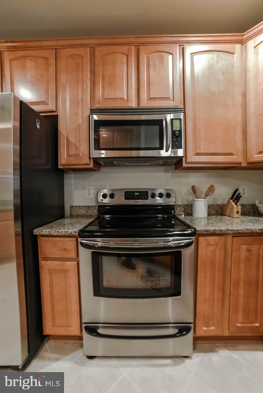 OYSTER BAY CONDOMINIUMS - Residential