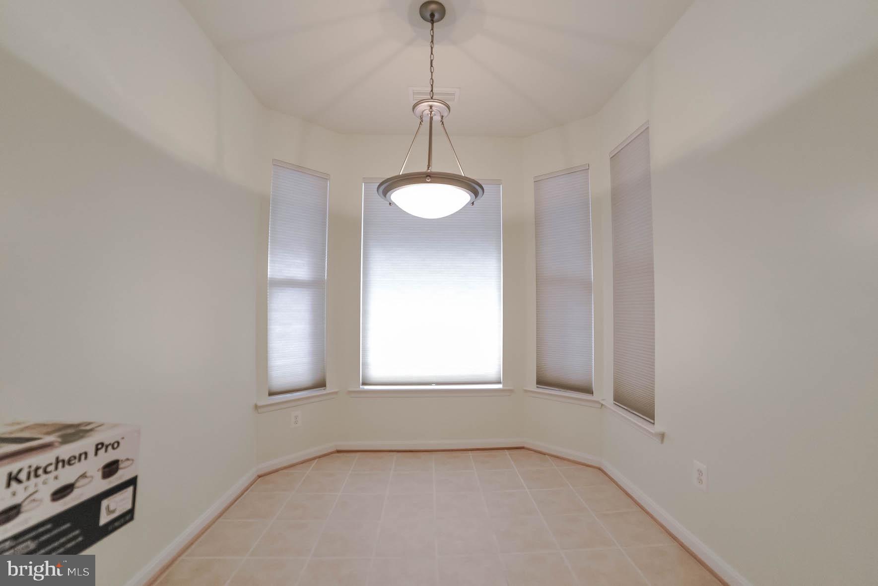 OYSTER BAY CONDOMINIUMS - Residential