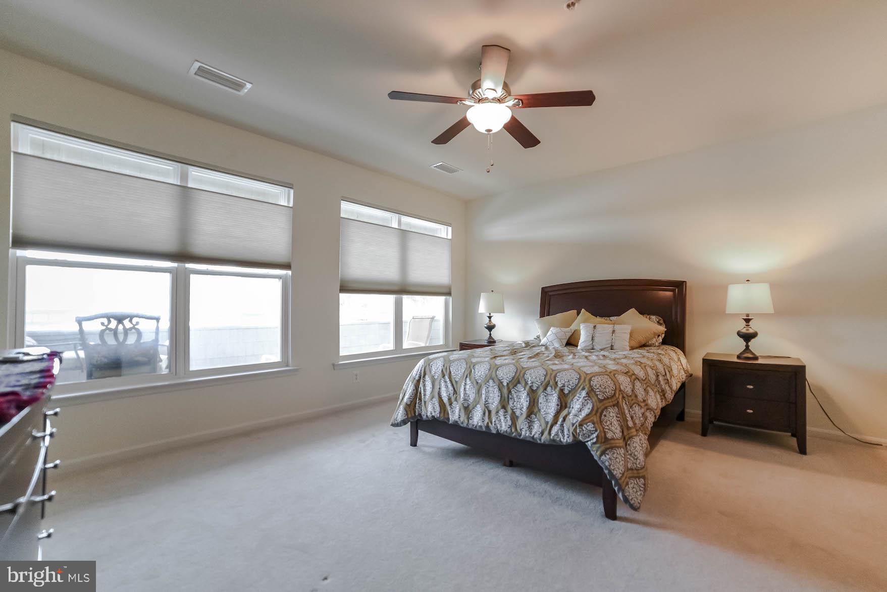 OYSTER BAY CONDOMINIUMS - Residential