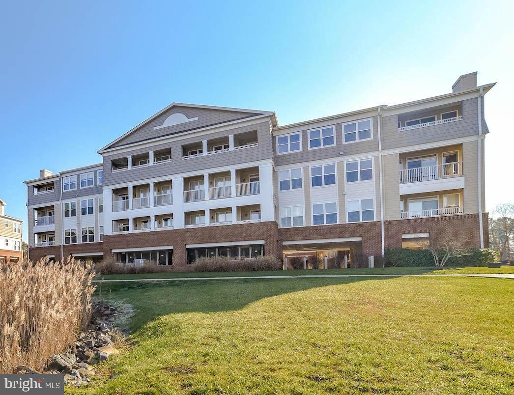 OYSTER BAY CONDOMINIUMS - Residential