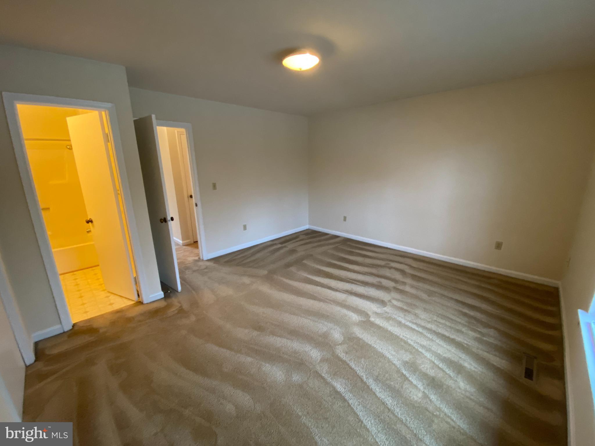 KINGS WOOD TOWNHOUSES - Residential Lease