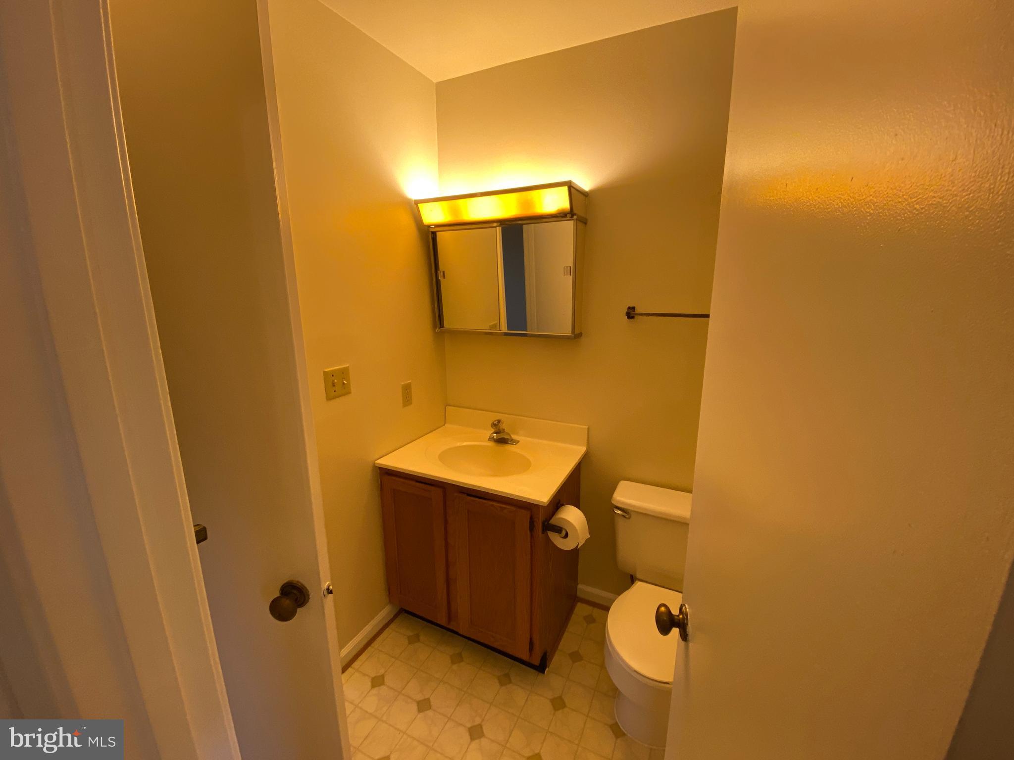 KINGS WOOD TOWNHOUSES - Residential Lease