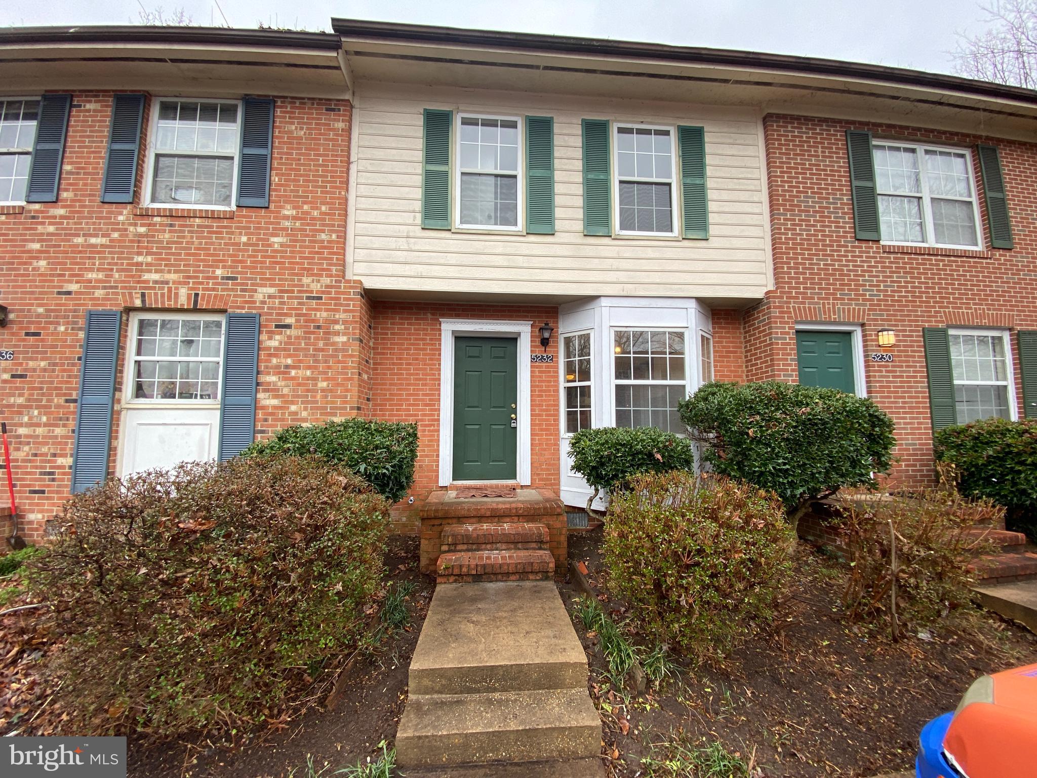 KINGS WOOD TOWNHOUSES - Residential Lease