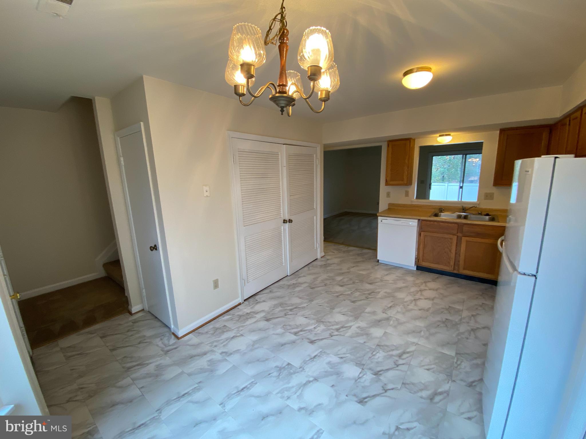 KINGS WOOD TOWNHOUSES - Residential Lease