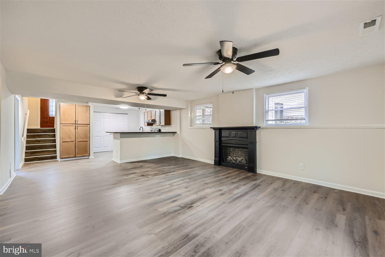 KINGS COURT - Residential