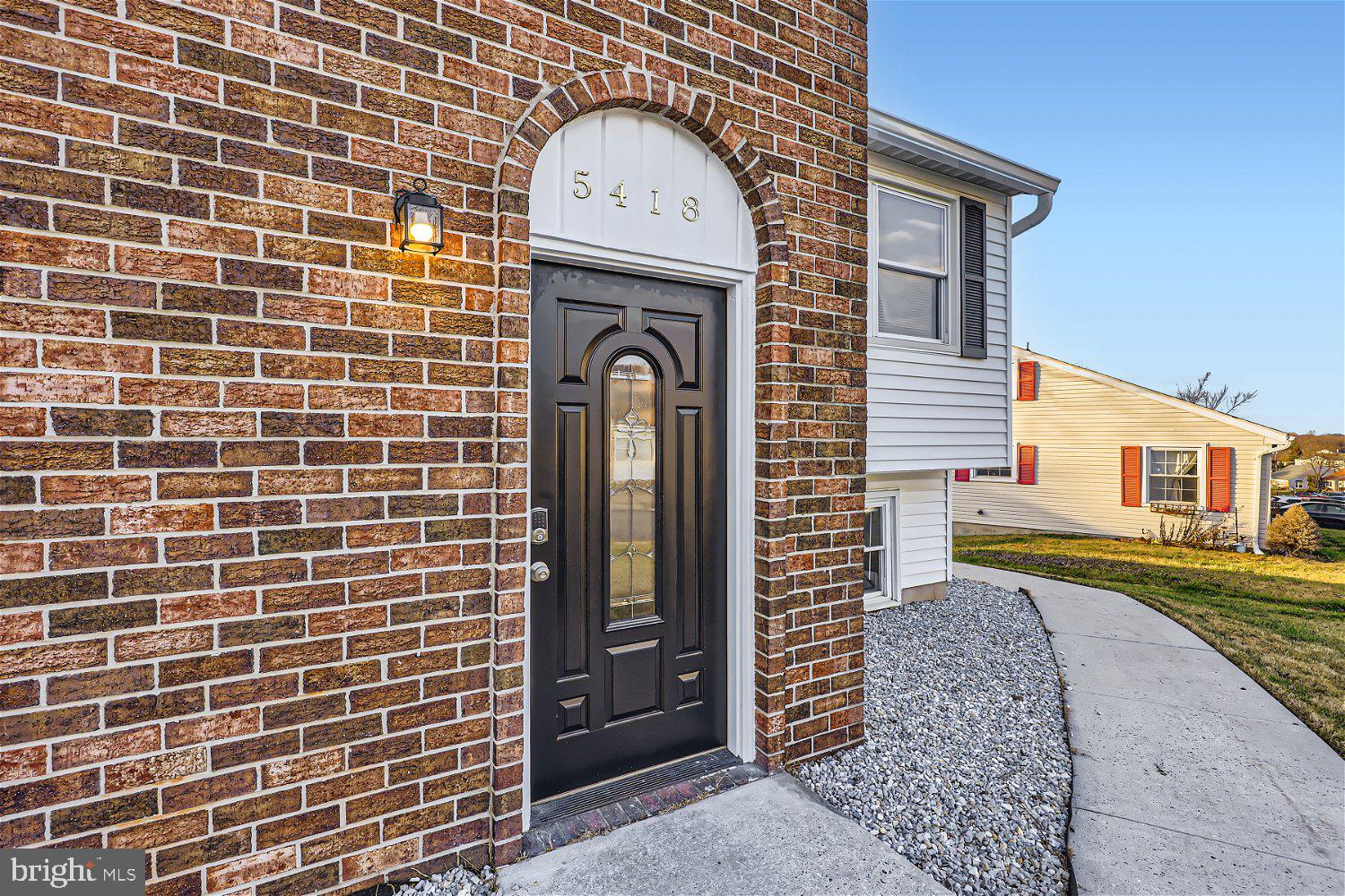 KINGS COURT - Residential