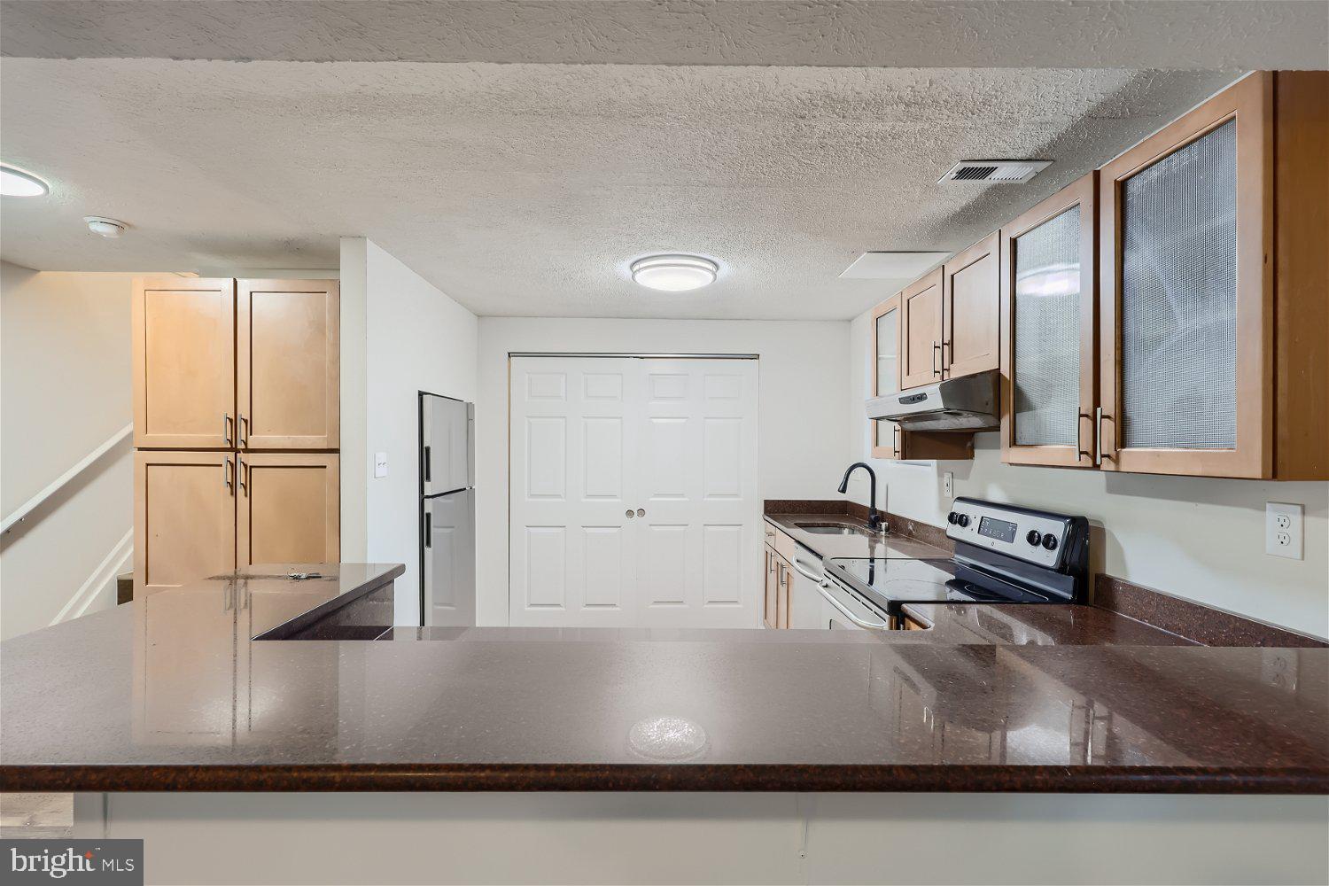 KINGS COURT - Residential