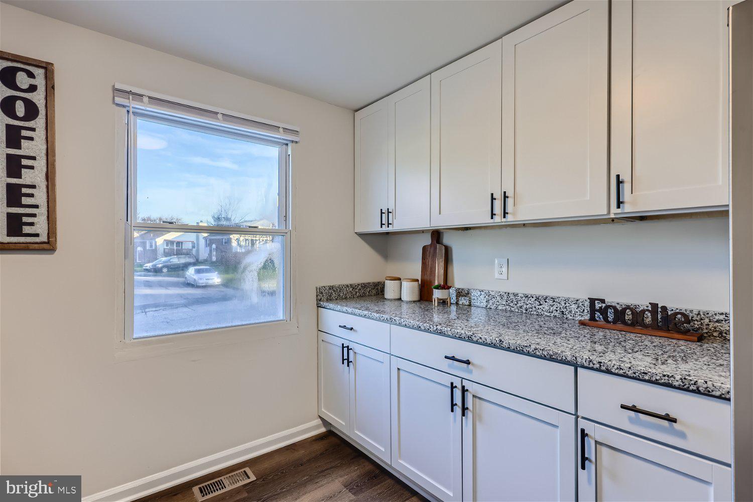 KINGS COURT - Residential