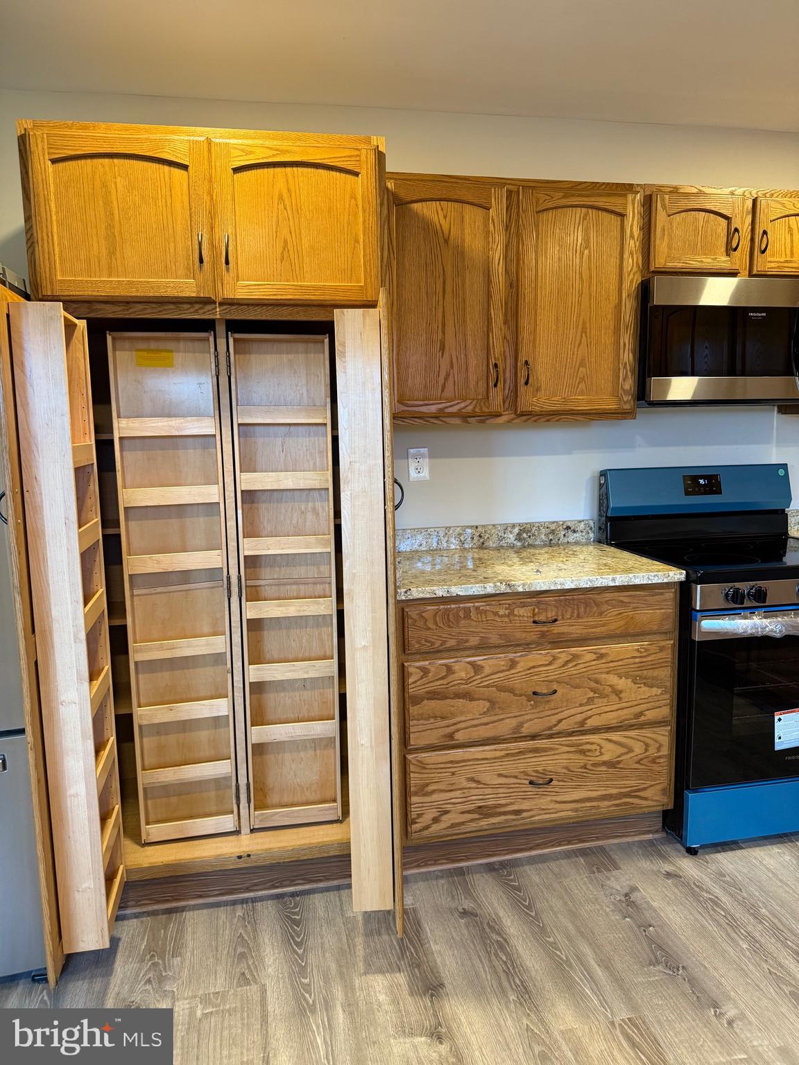 HICKORY HILL ESTATES - Residential