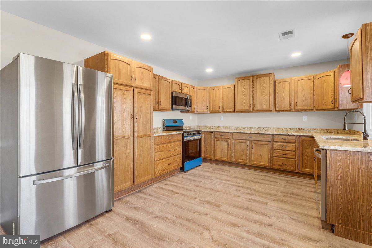 HICKORY HILL ESTATES - Residential