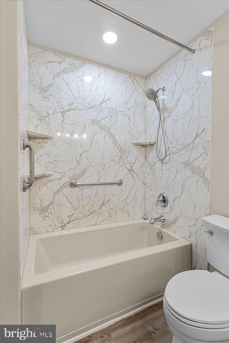 HICKORY HILL ESTATES - Residential