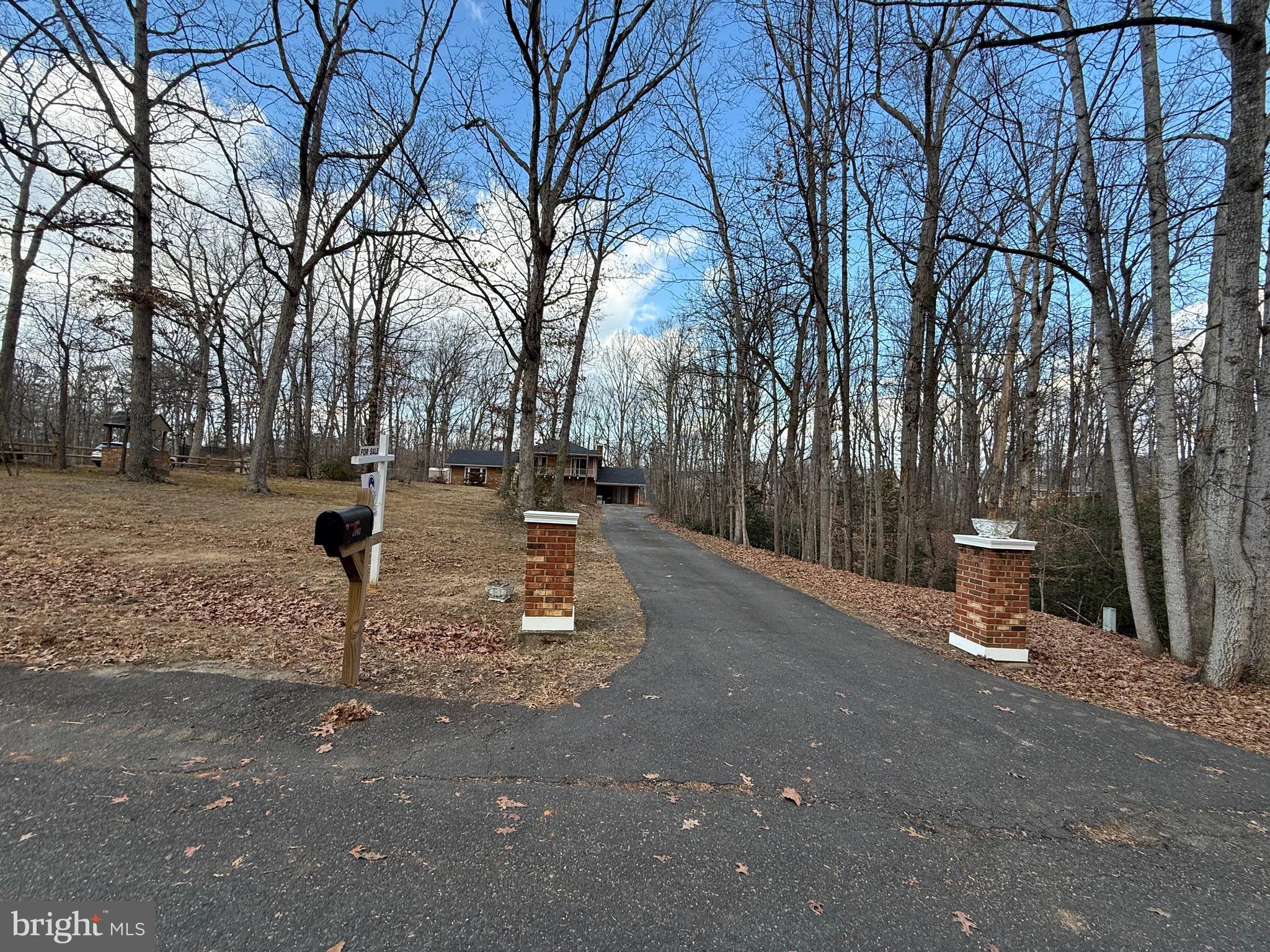 HICKORY HILL ESTATES - Residential