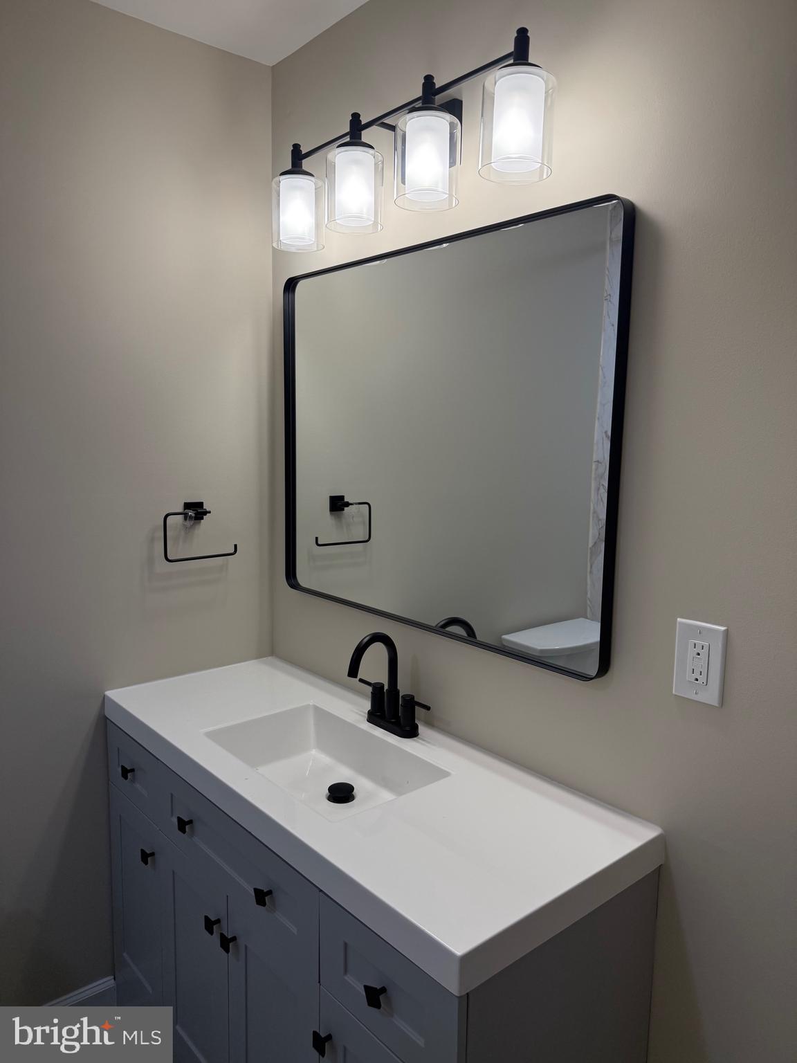 HICKORY HILL ESTATES - Residential