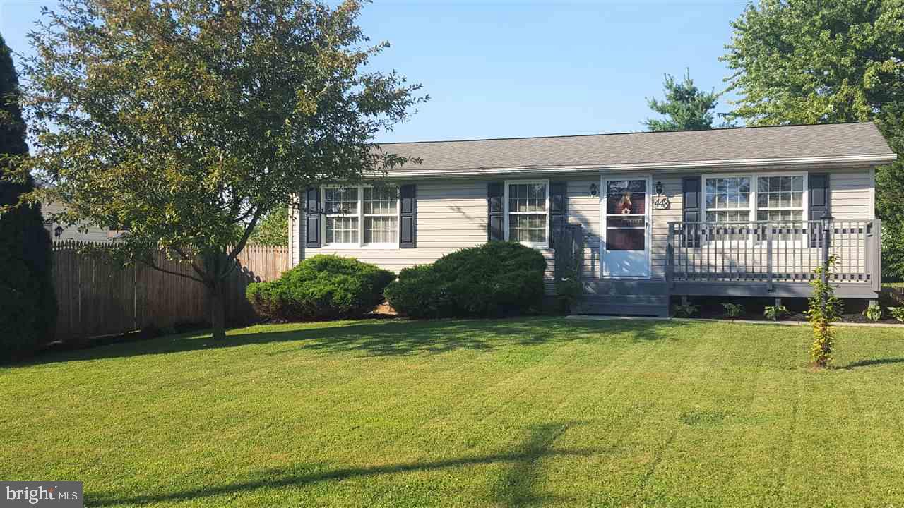 Very well maintained 1 story living in Oxford Estates! This 3 bed 1 bath home features new carpets, fresh paint, all kitchen appliances included. Home offers a large full basement waiting for you to put your finishing touches on for additional rec room or "man cave". Gorgeous setting offering additional privacy and flat fenced yard. Come see today!
