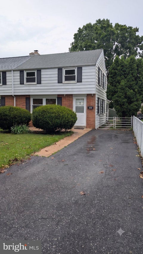 Townhouse For Rent - 207 Elizabeth Drive<br/> LANCASTER, PA 17601