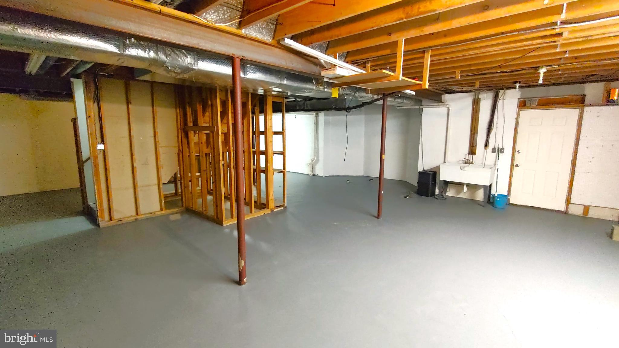 MADONNA MANOR - Residential