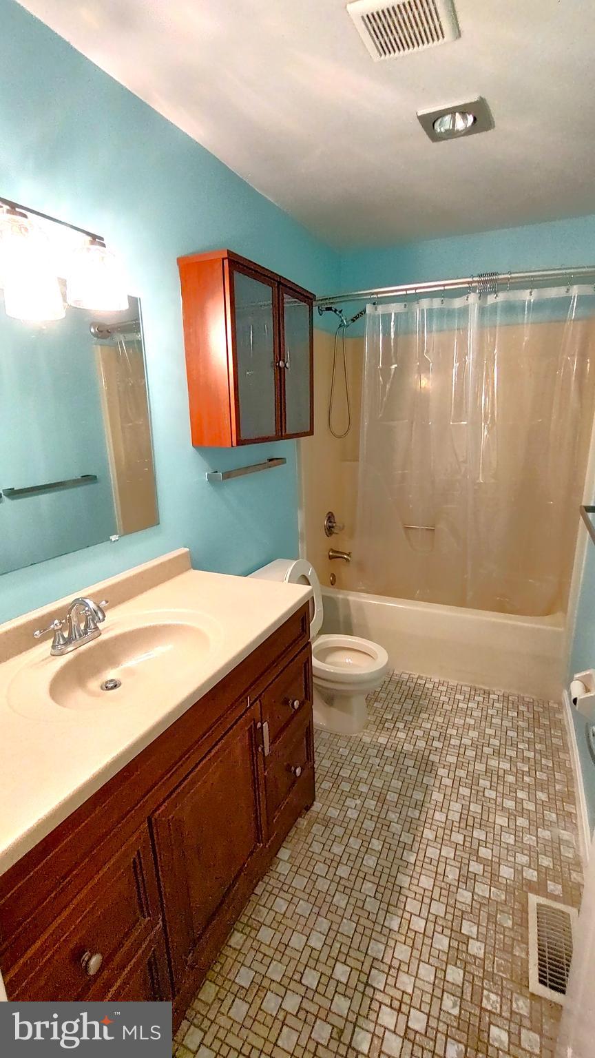 MADONNA MANOR - Residential