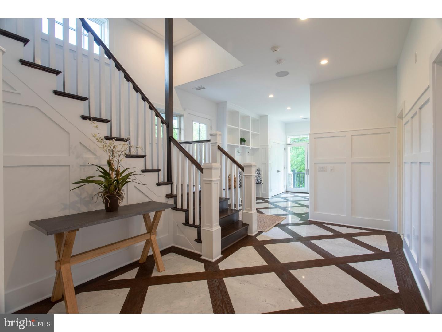 CHESTNUT HILL - Residential
