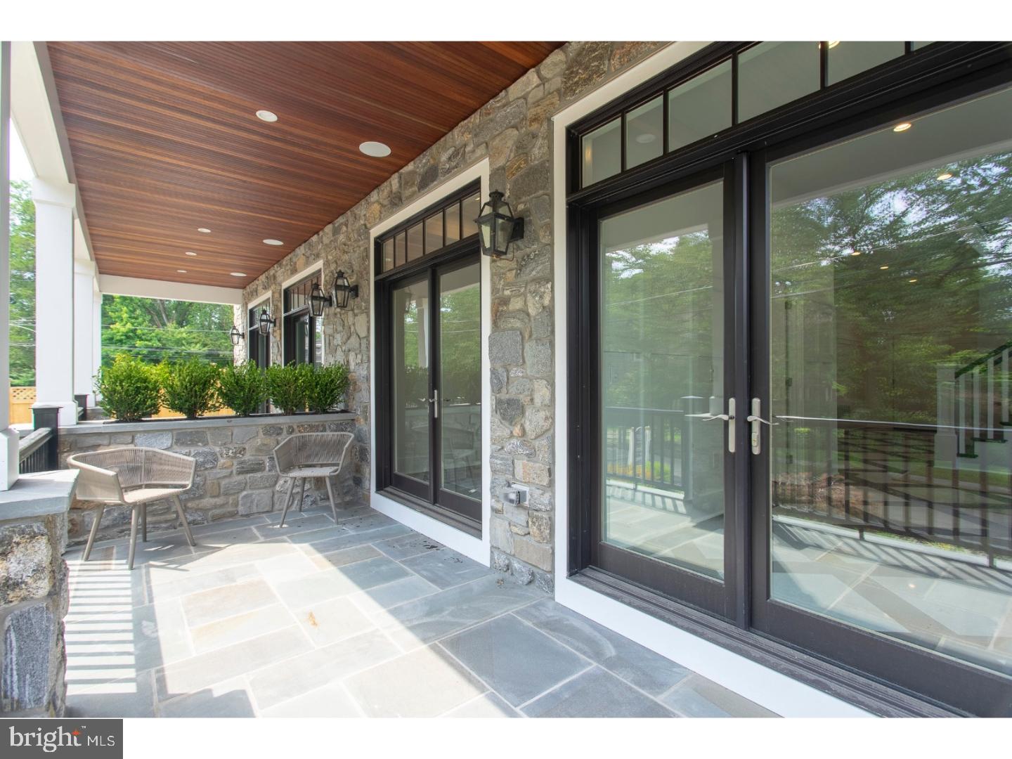 CHESTNUT HILL - Residential