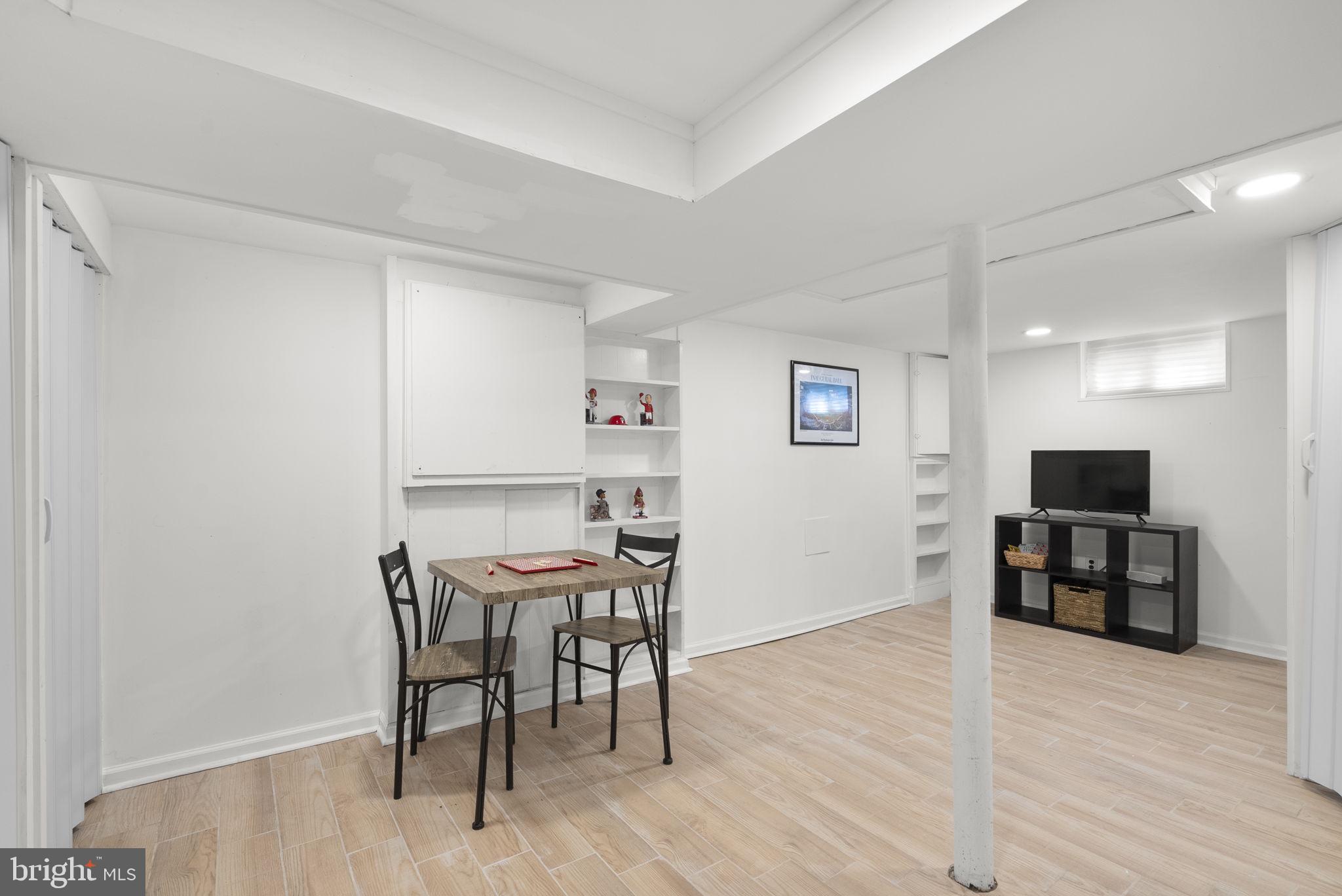 HOLLYWOOD - Residential