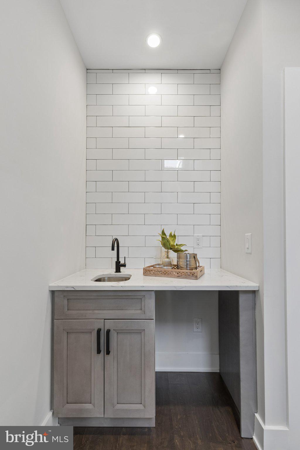 PHILADELPHIA (SOUTH) - Residential