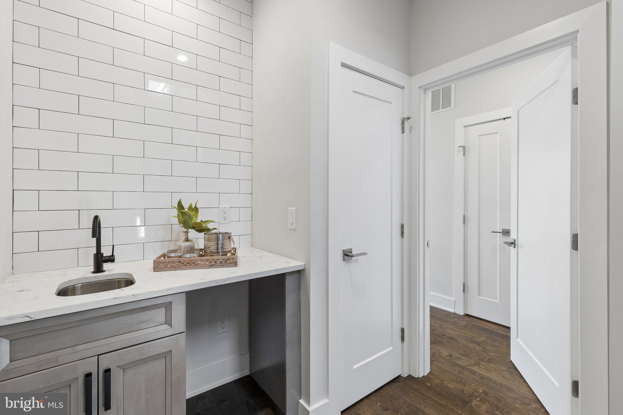 PHILADELPHIA (SOUTH) - Residential