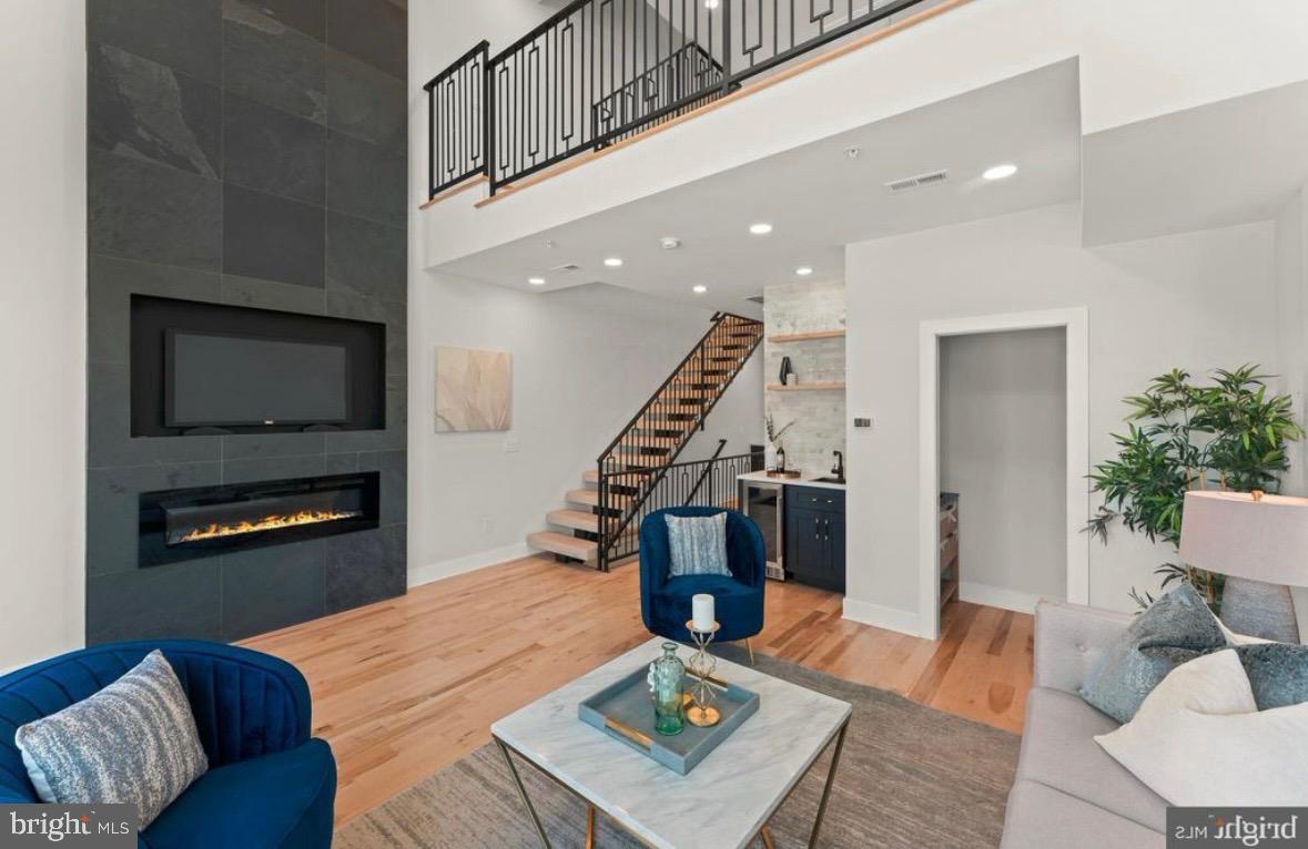 MANAYUNK - Residential Lease