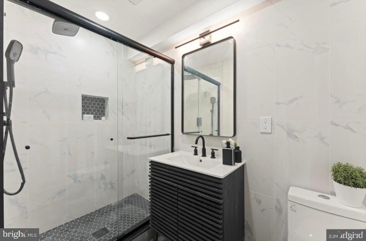 MANAYUNK - Residential Lease