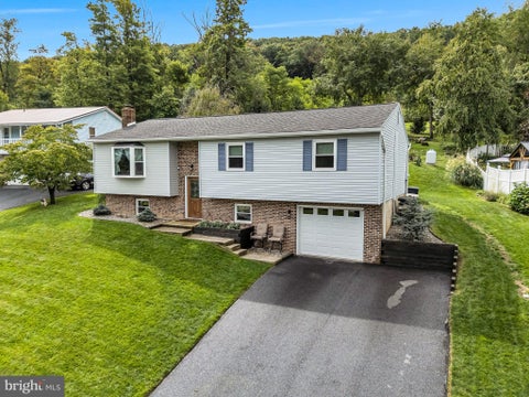 Homes For Sale - 224 Ridgeview Dr<br/> MARYSVILLE, PA 17053