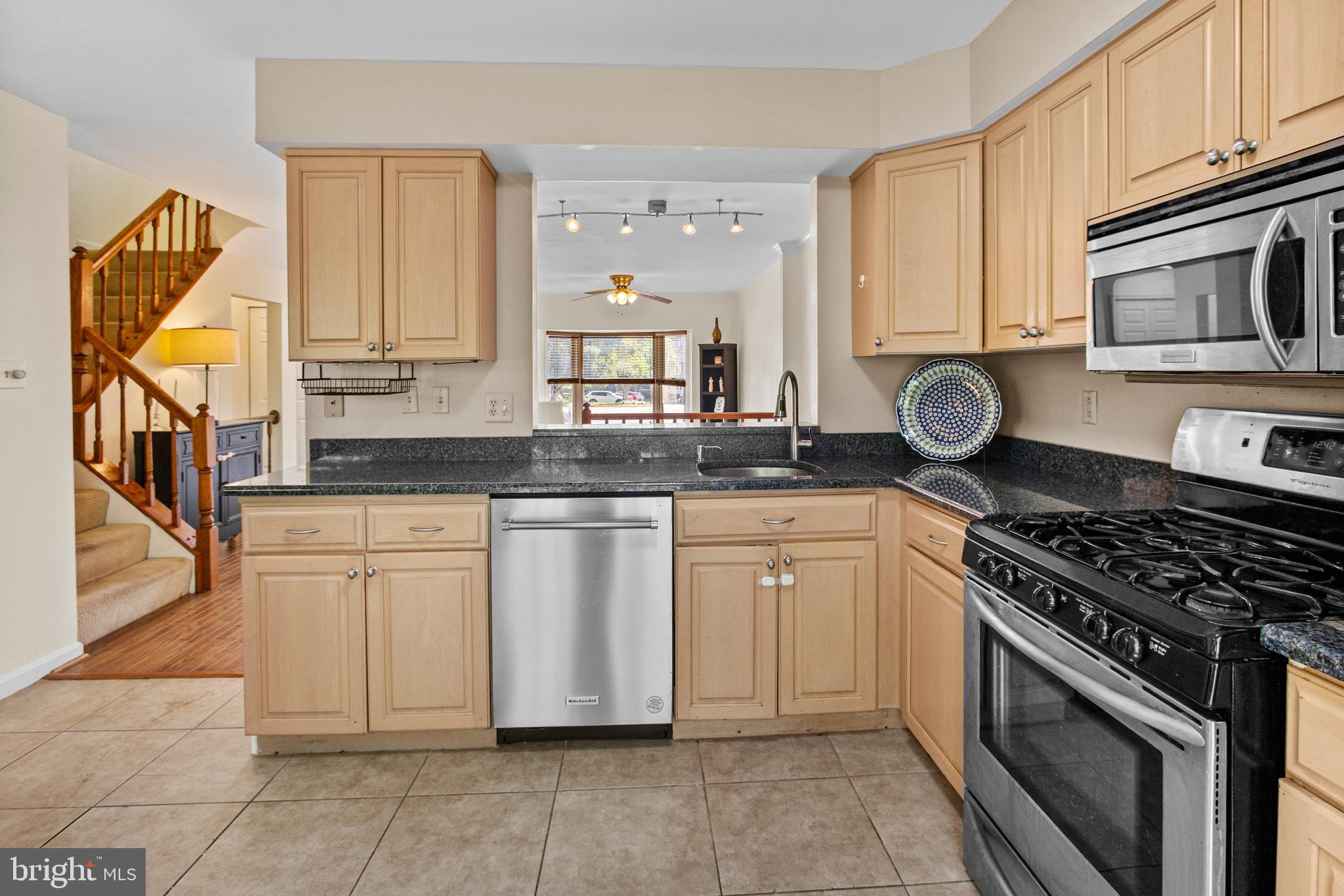 7238 LENSFIELD COURT