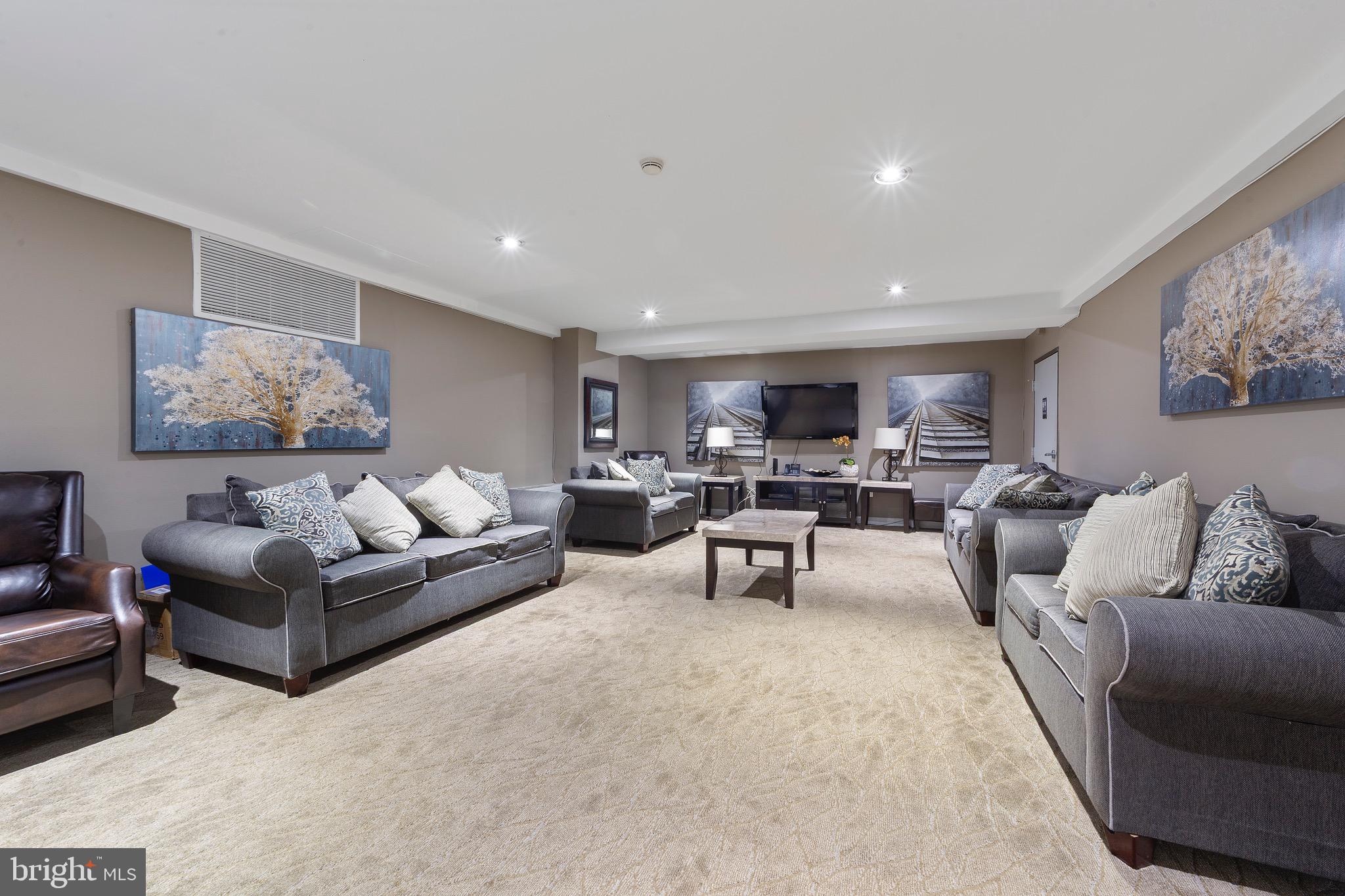 WOODSIDE - Residential Lease