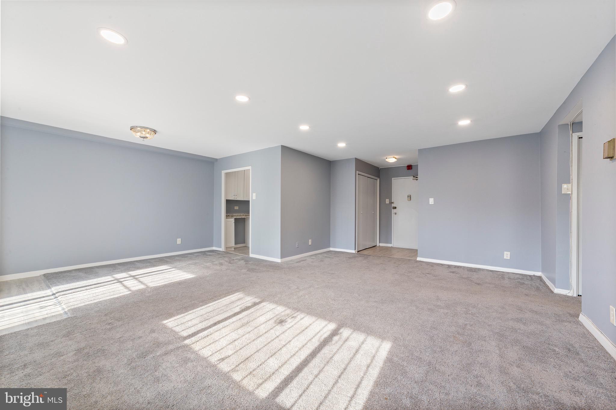 1900 LYTTONSVILLE ROAD 111