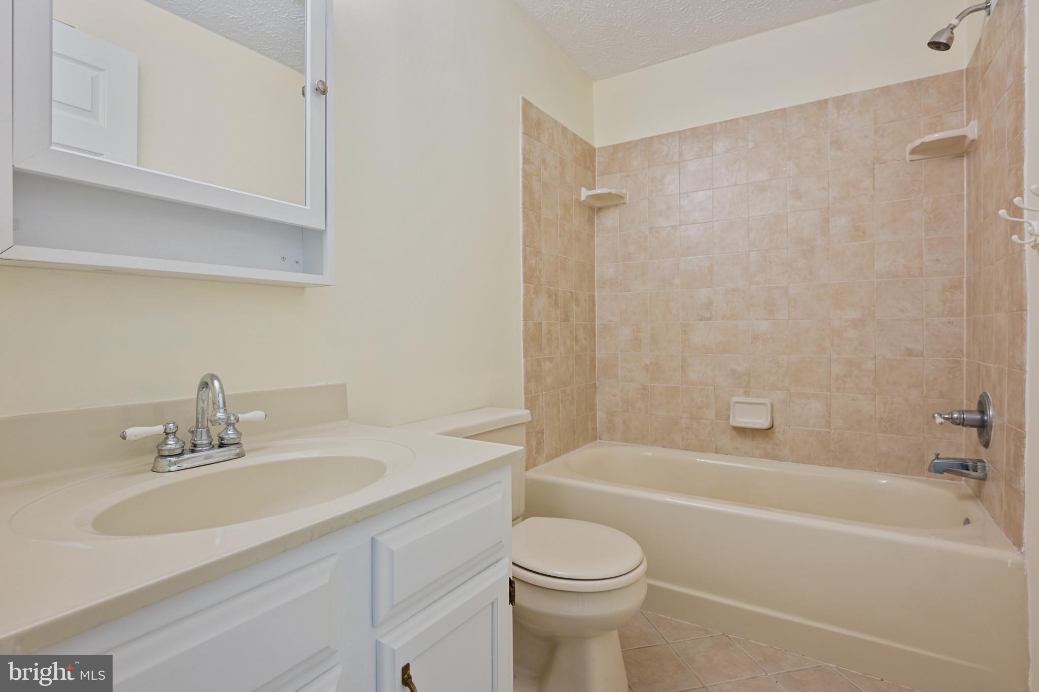 GLENN DALE ESTATES - Residential