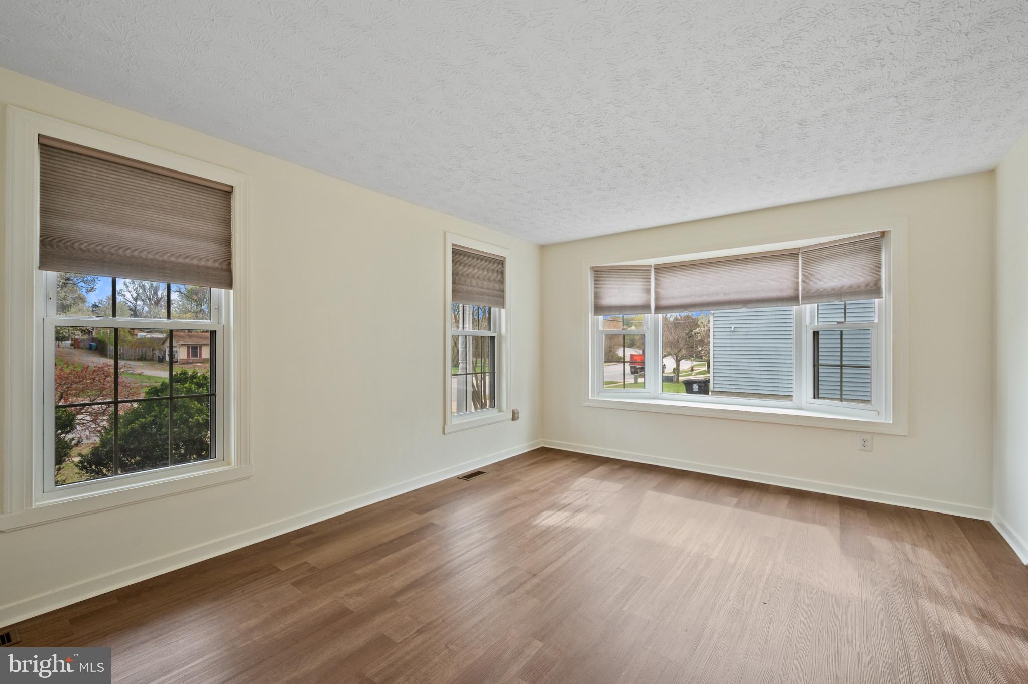 GLENN DALE ESTATES - Residential