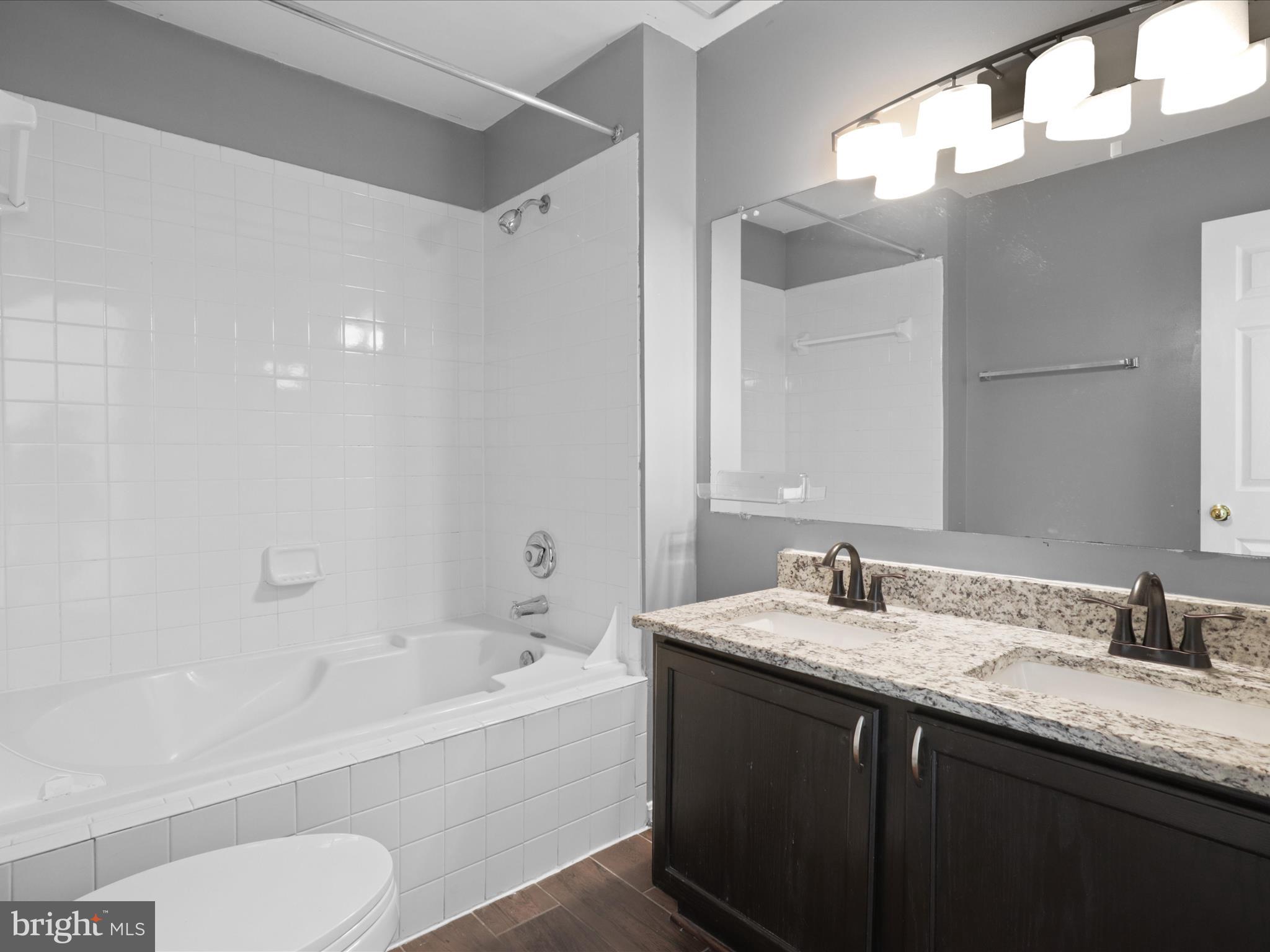 MCNAIR FARMS LANDBAY 11 - Residential