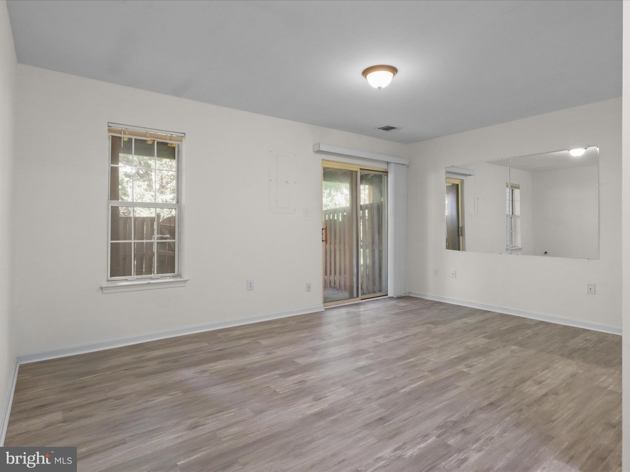 MCNAIR FARMS LANDBAY 11 - Residential