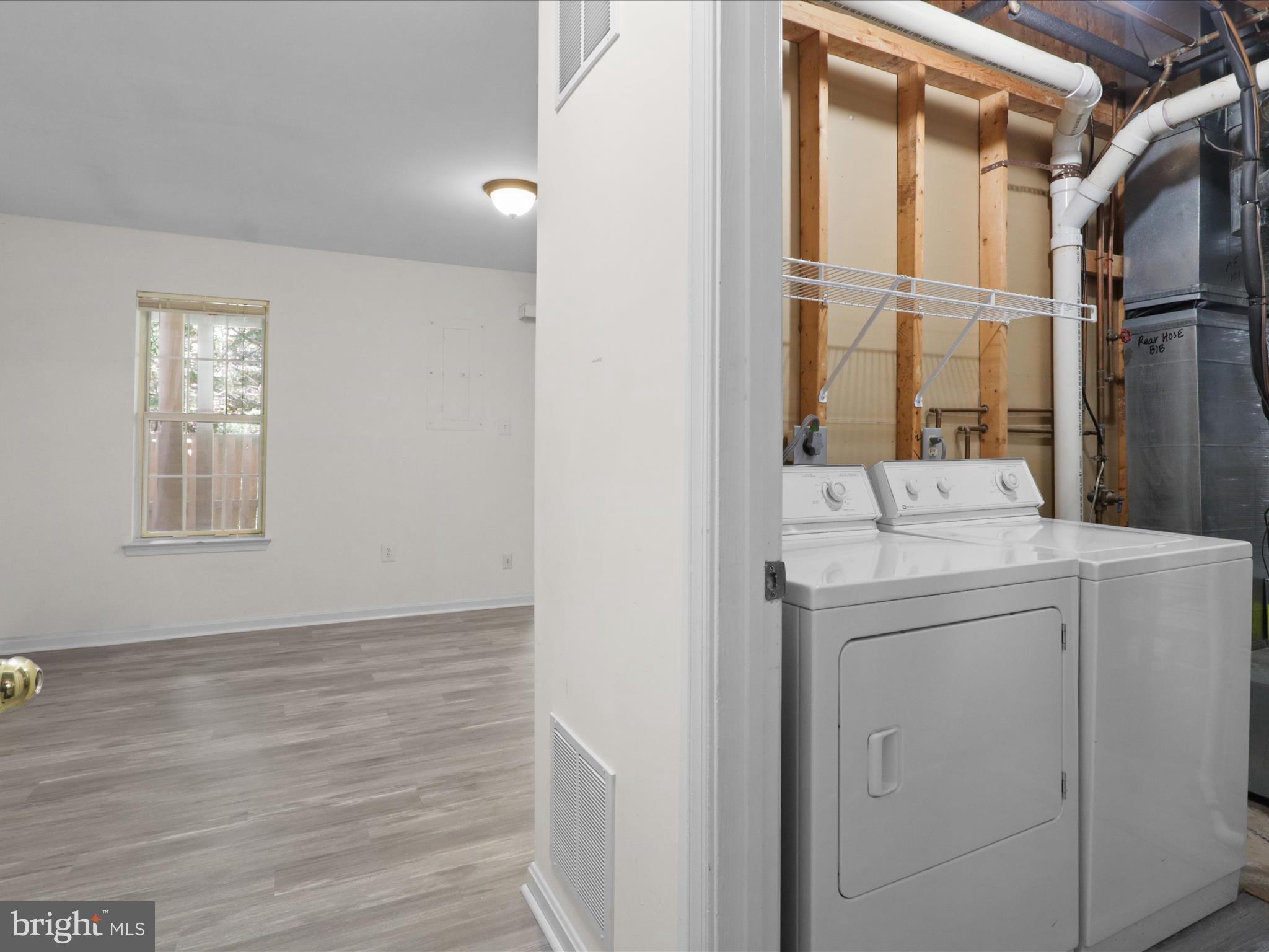 MCNAIR FARMS LANDBAY 11 - Residential