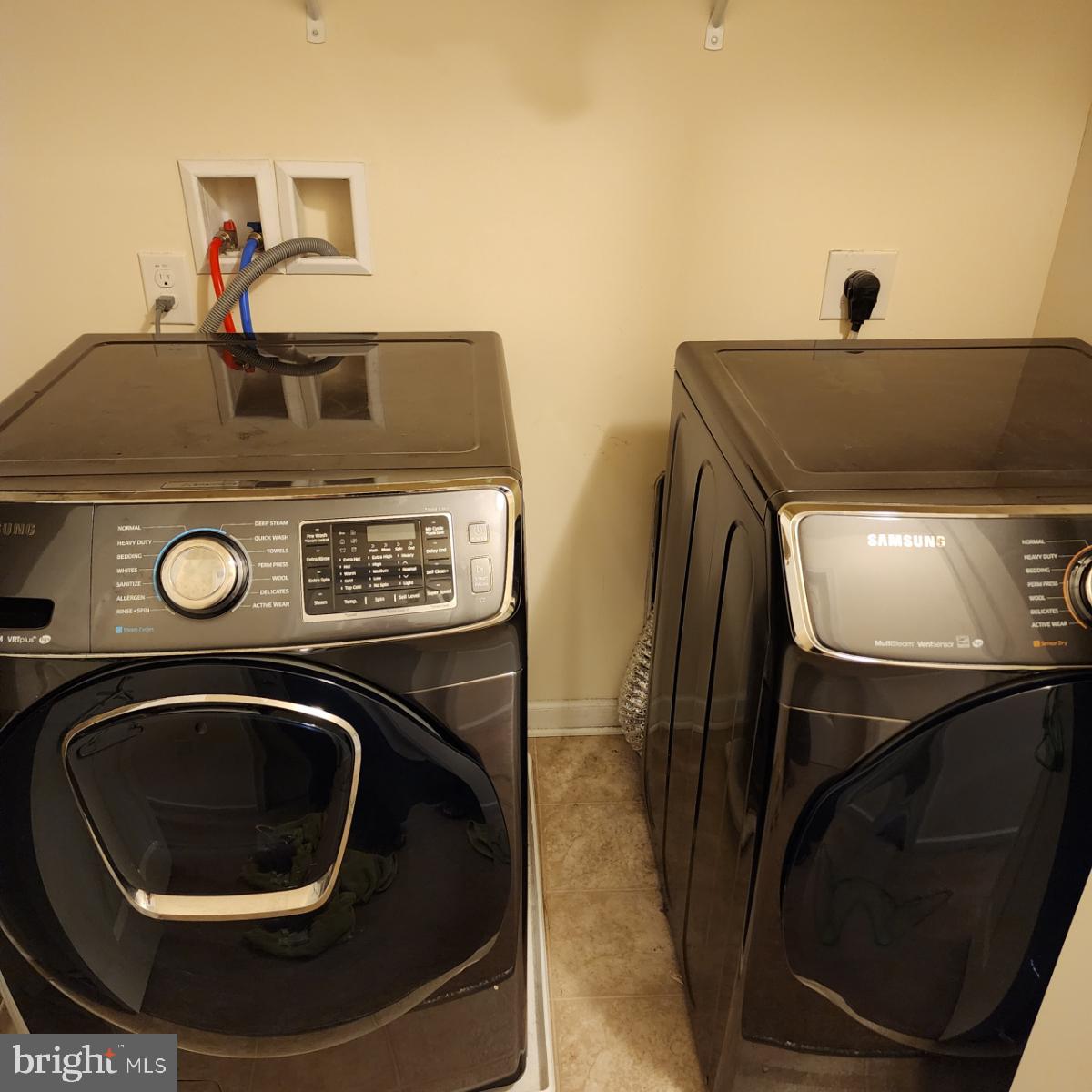 RIVERCREST - Residential Lease