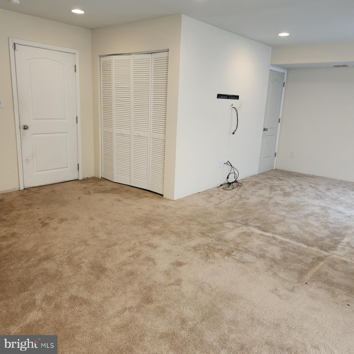 RIVERCREST - Residential Lease