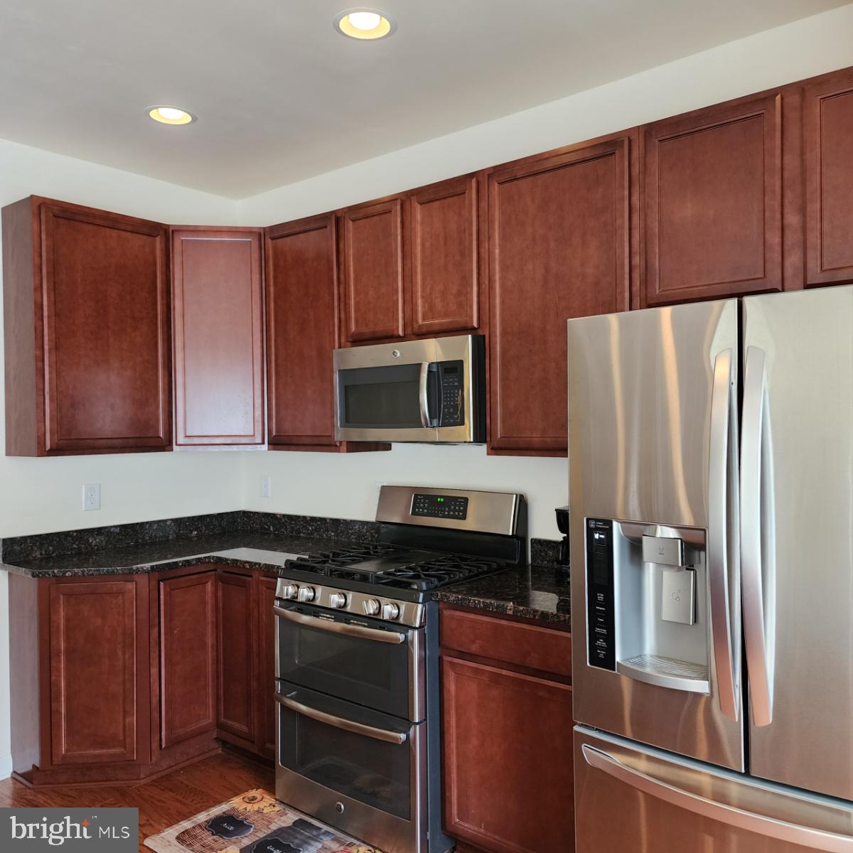 RIVERCREST - Residential Lease