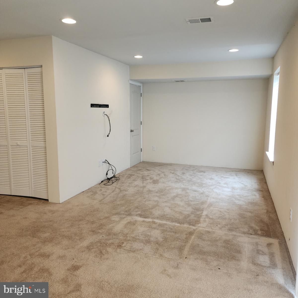 RIVERCREST - Residential Lease