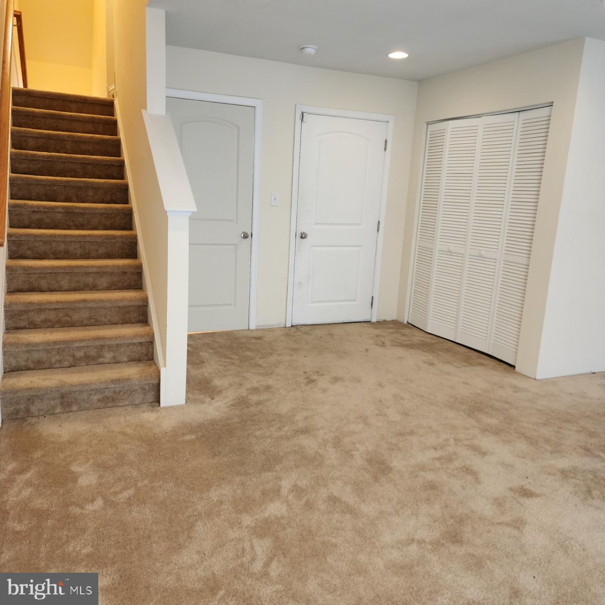 RIVERCREST - Residential Lease