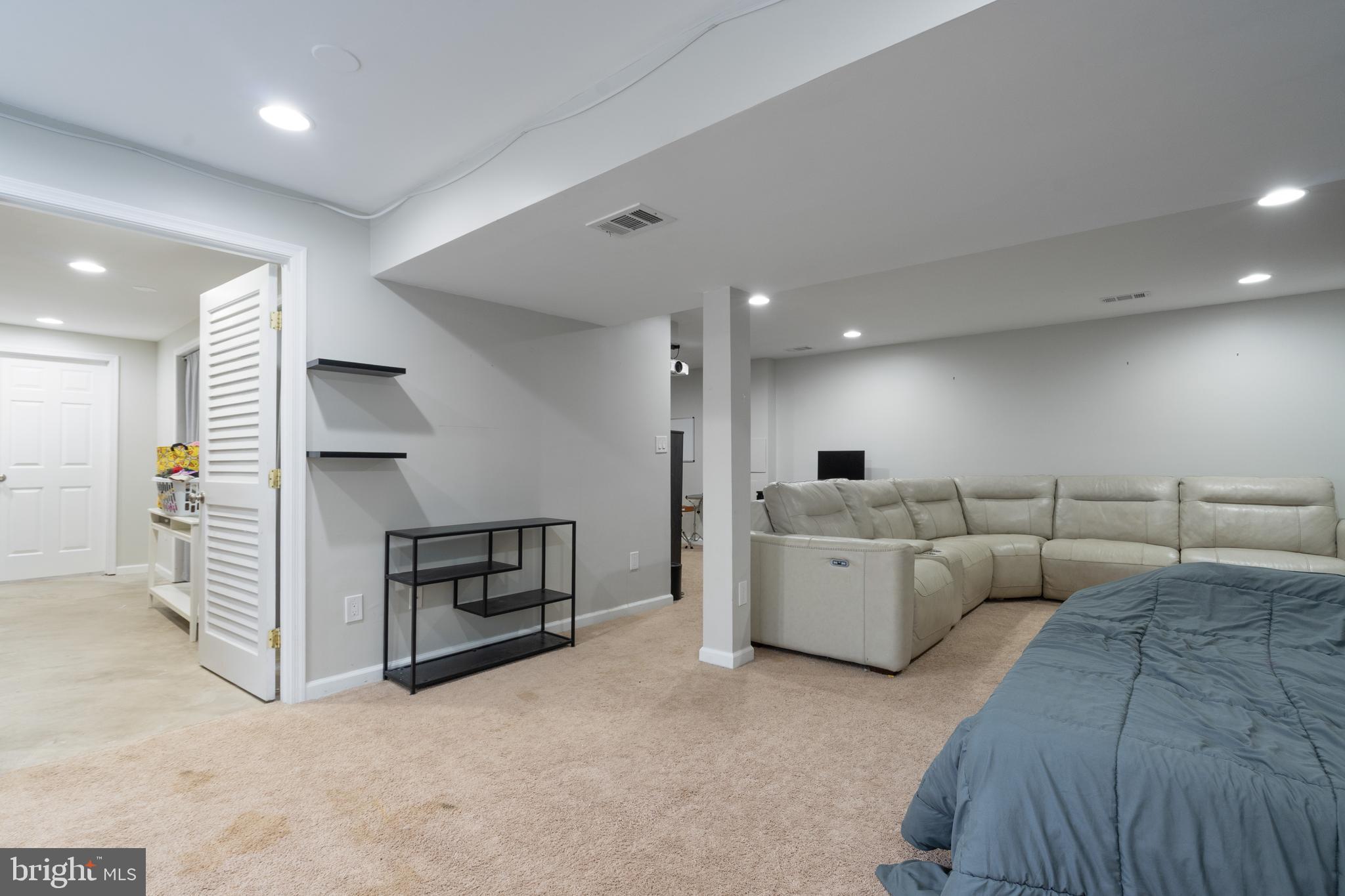 BURKE CENTRE - Residential