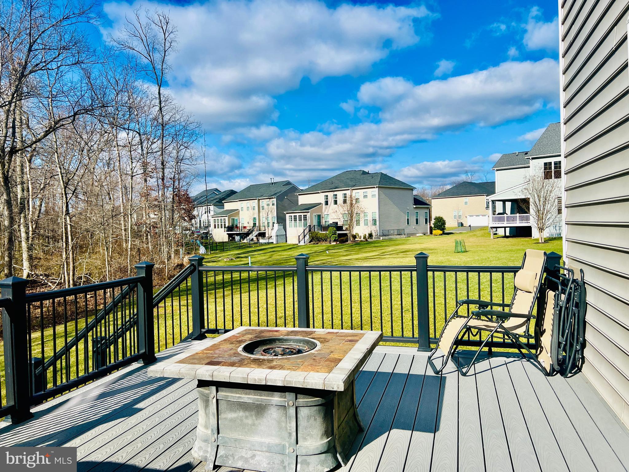 24823 BARRINGTON GROVE COURT
