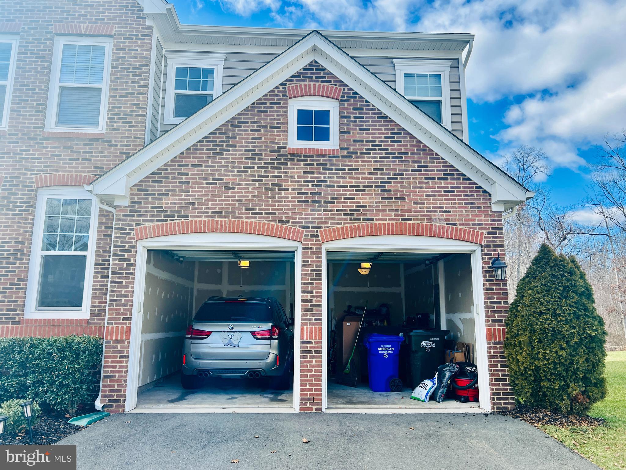 24823 BARRINGTON GROVE COURT